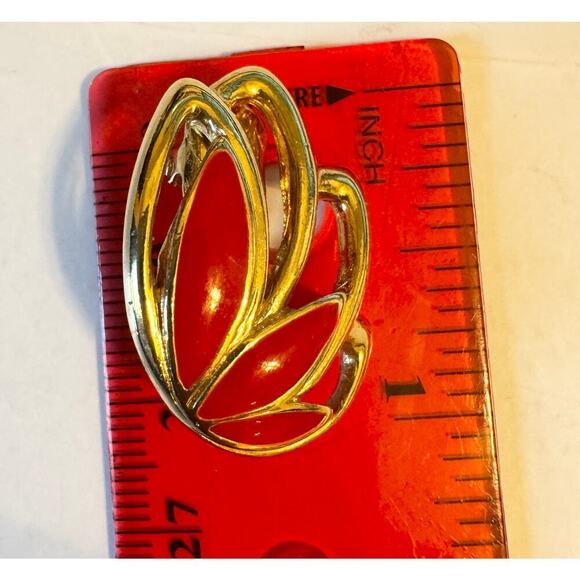 Vintage Trifari Red Enamel Goldtone Clip On Earrings - Picture 3 of 9